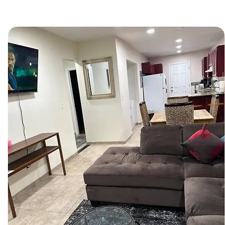 Wonderful House Close To Airport